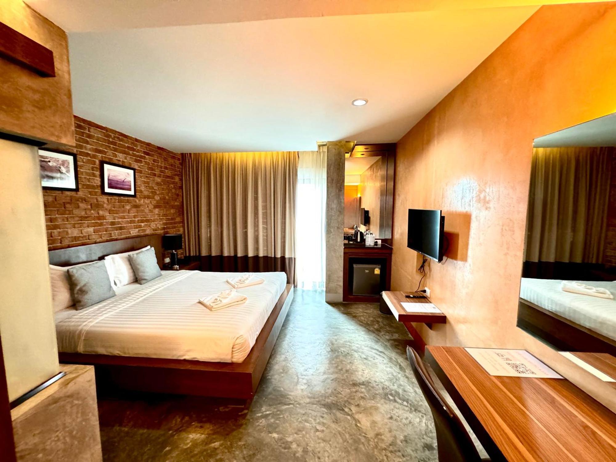 De Coze Hotel Patong Exterior foto