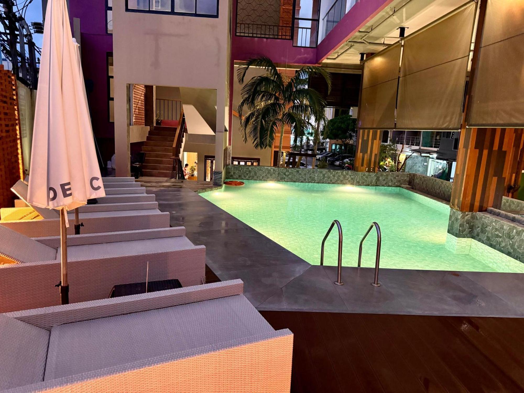 De Coze Hotel Patong Exterior foto