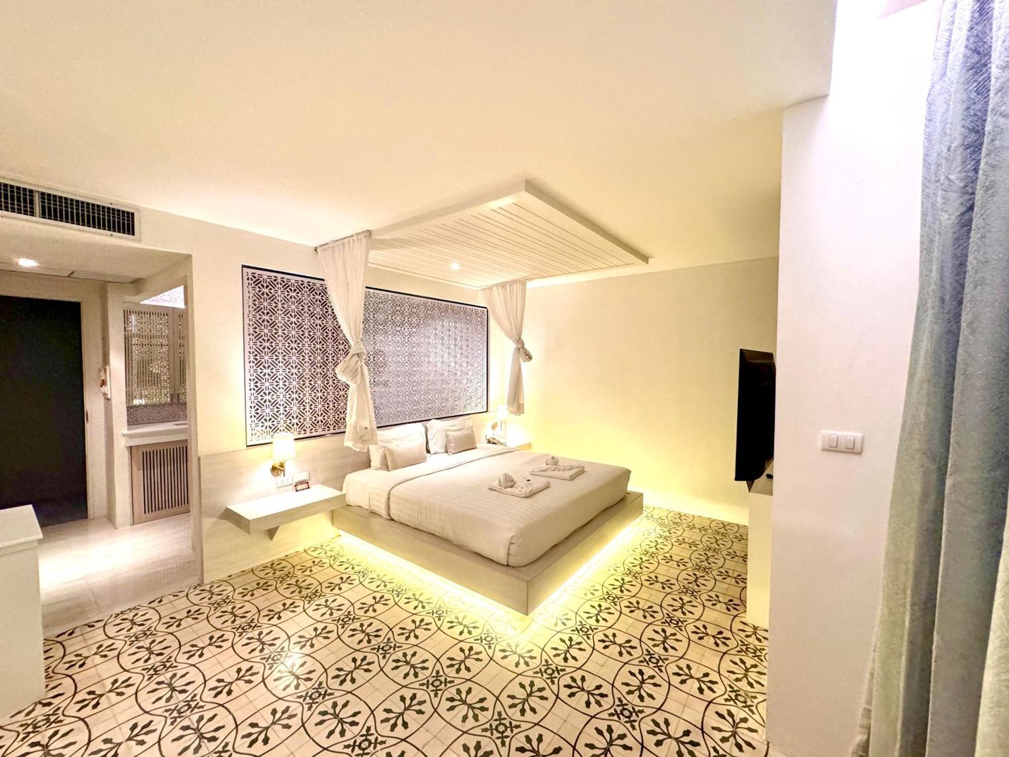 De Coze Hotel Patong Exterior foto