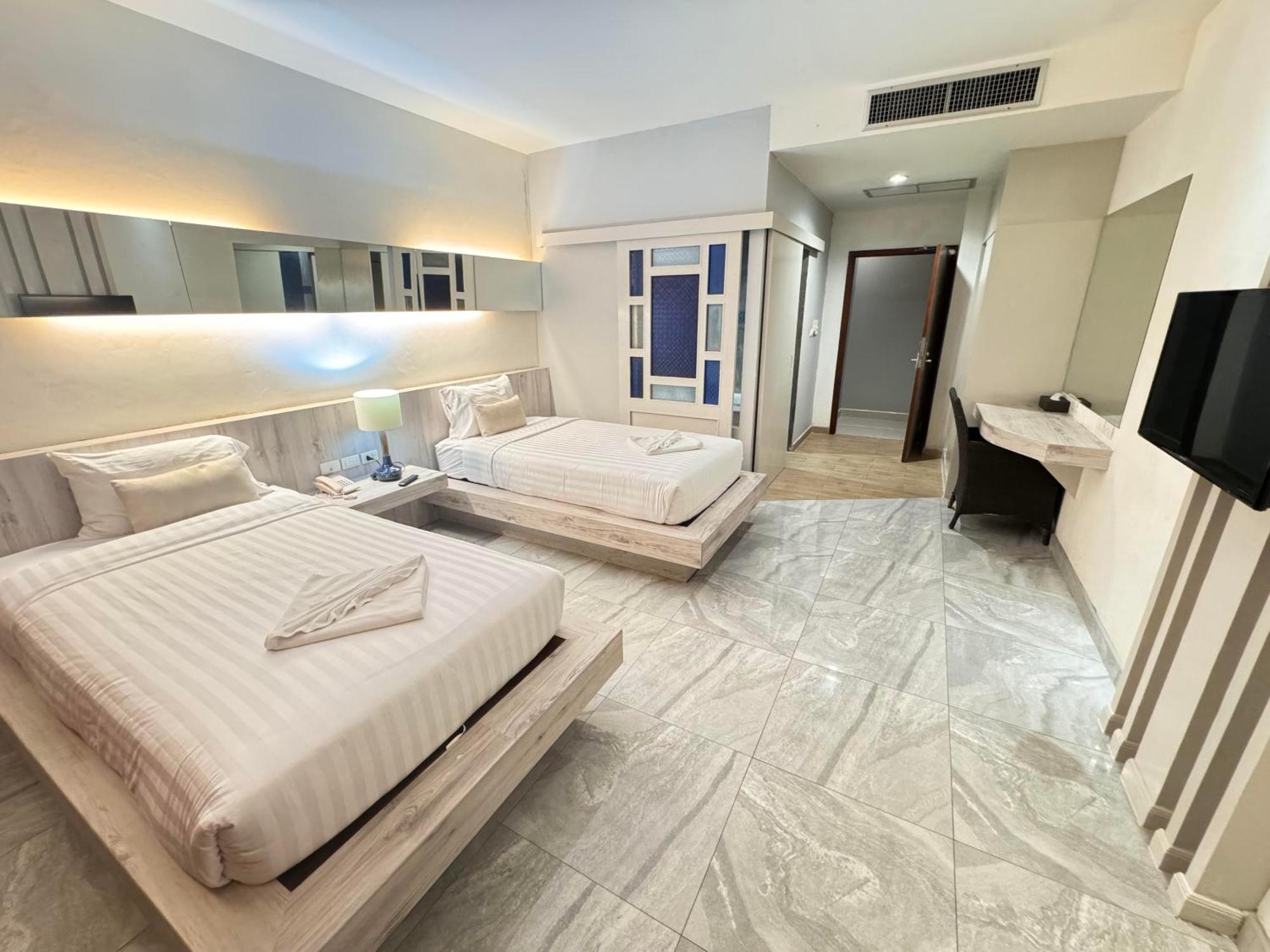De Coze Hotel Patong Exterior foto