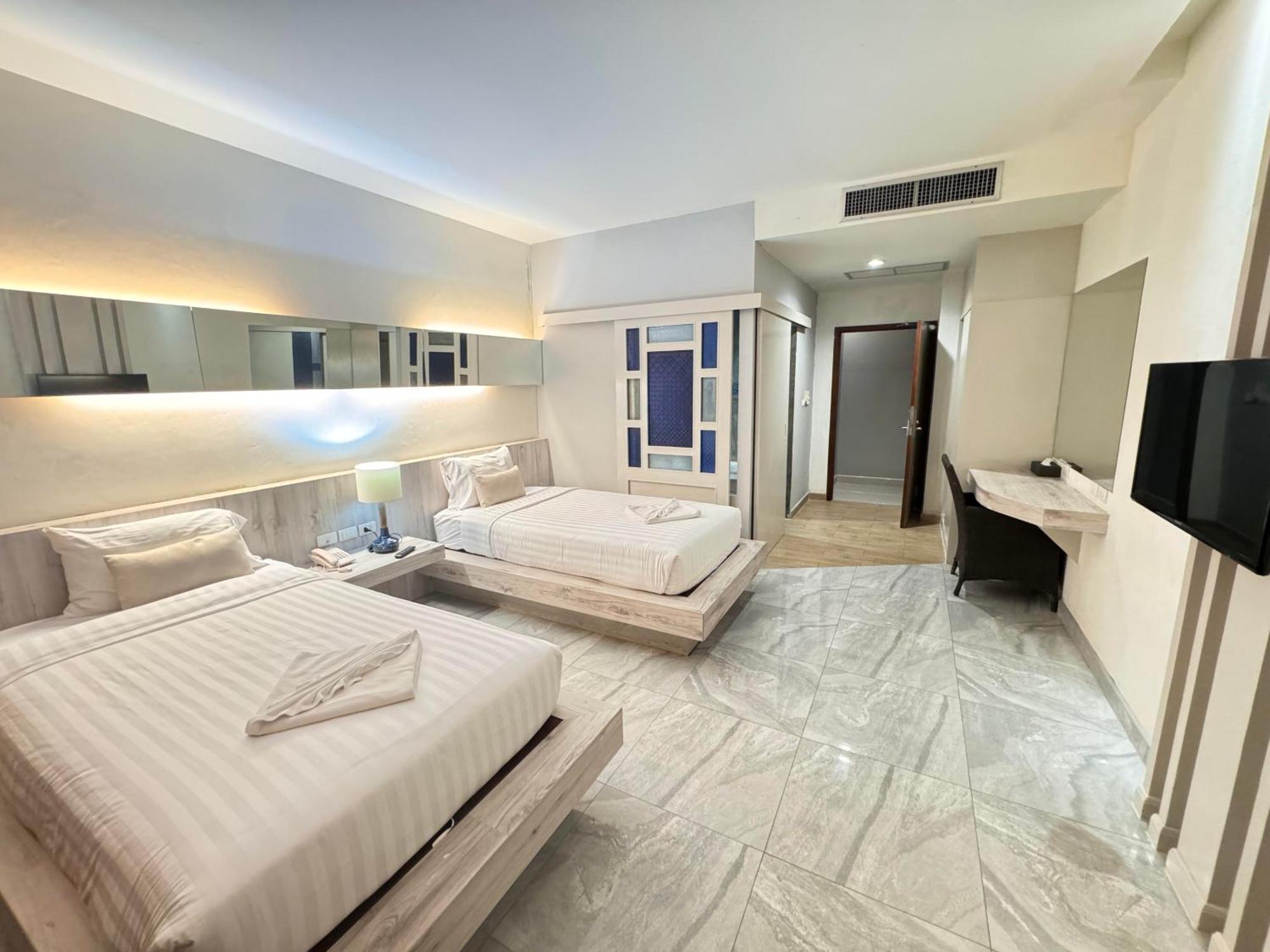 De Coze Hotel Patong Exterior foto